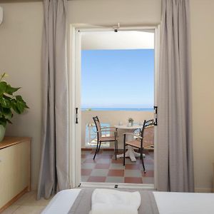 Two-Bedroom Apartment Sea View